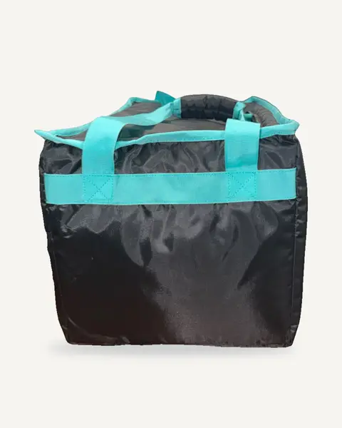 Bolsa térmica negra con asas turquesa